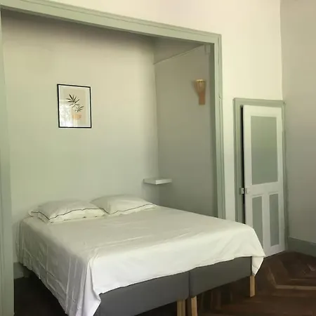 Ferienhaus Maison Au Milieu D'un Parc Le Donjon